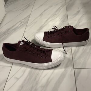 Men’s Converse Low Top Sneakers